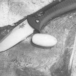 Bench牌刀子的刀柄有自己的专利，它是折叠刀具的新标准