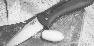 Bench牌刀子的刀柄有自己的专利，它是折叠刀具的新标准