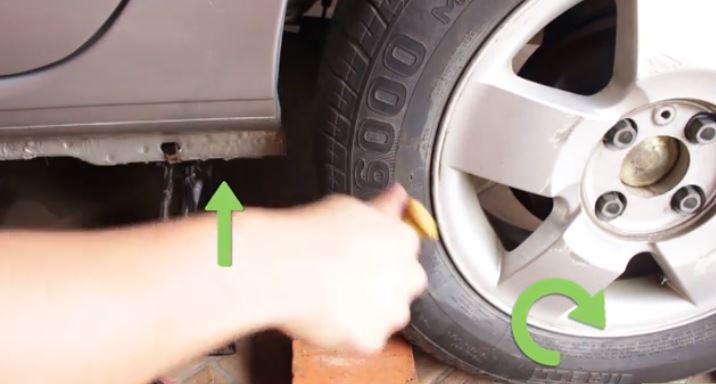 如何更换轮胎