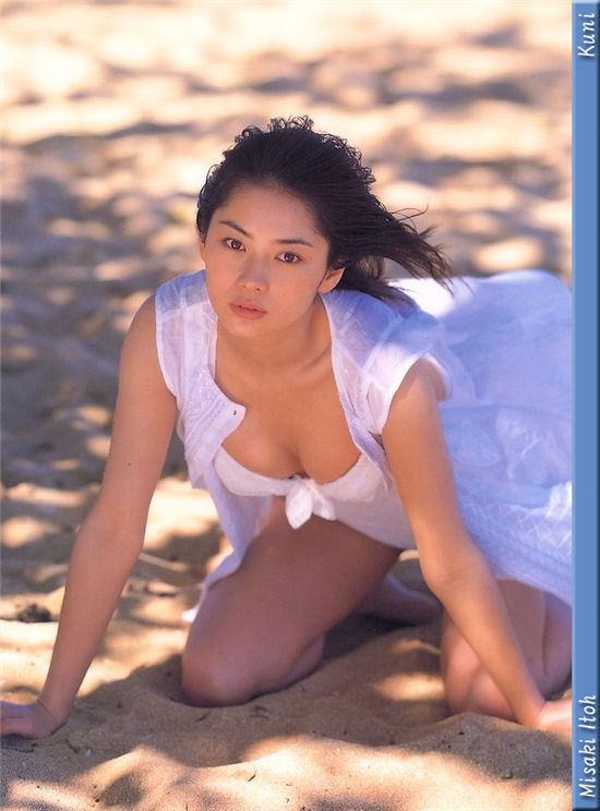 伊藤美沙纪 Misaki Itoh