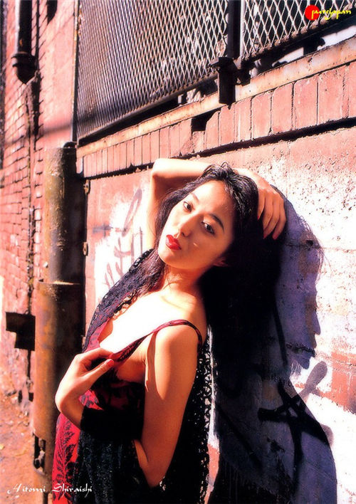 白石瞳 Hitomi Shiraishi